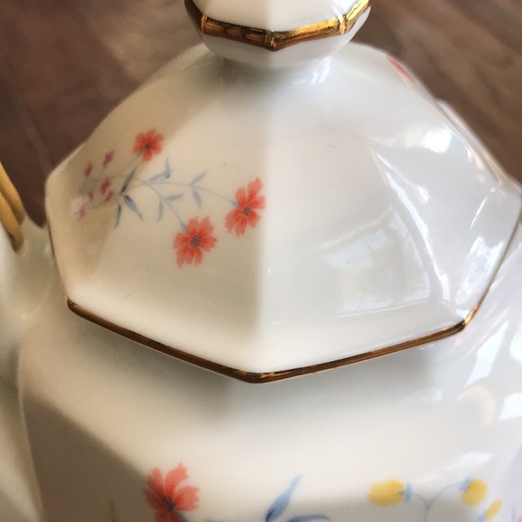 Floral Japanese Teapot - Picture 4 of 9